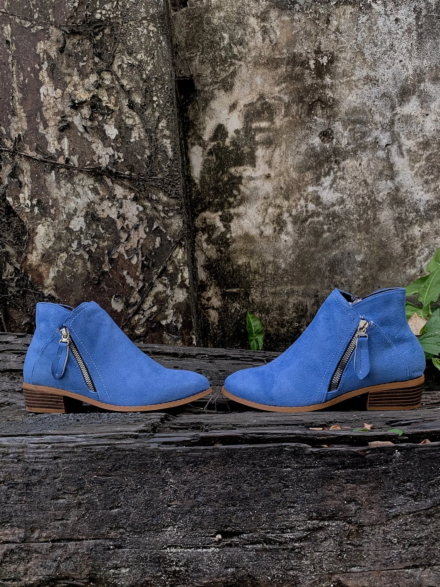 Blue Side Zipper Low Ankle Boot