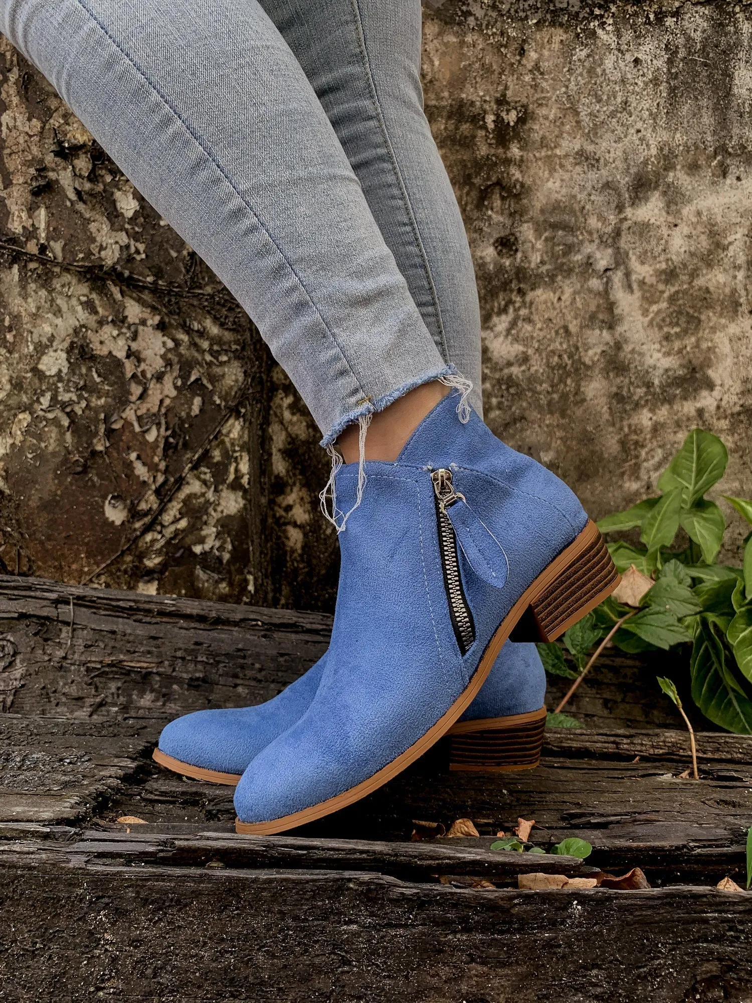 Blue Side Zipper Low Ankle Boot