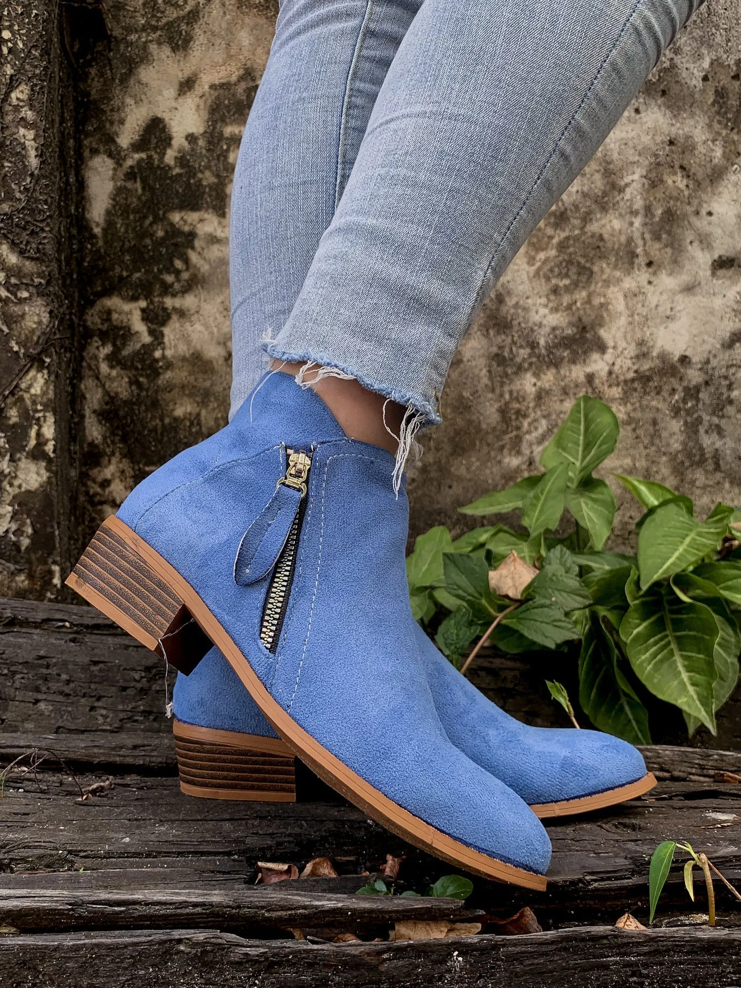 Blue Side Zipper Low Ankle Boot