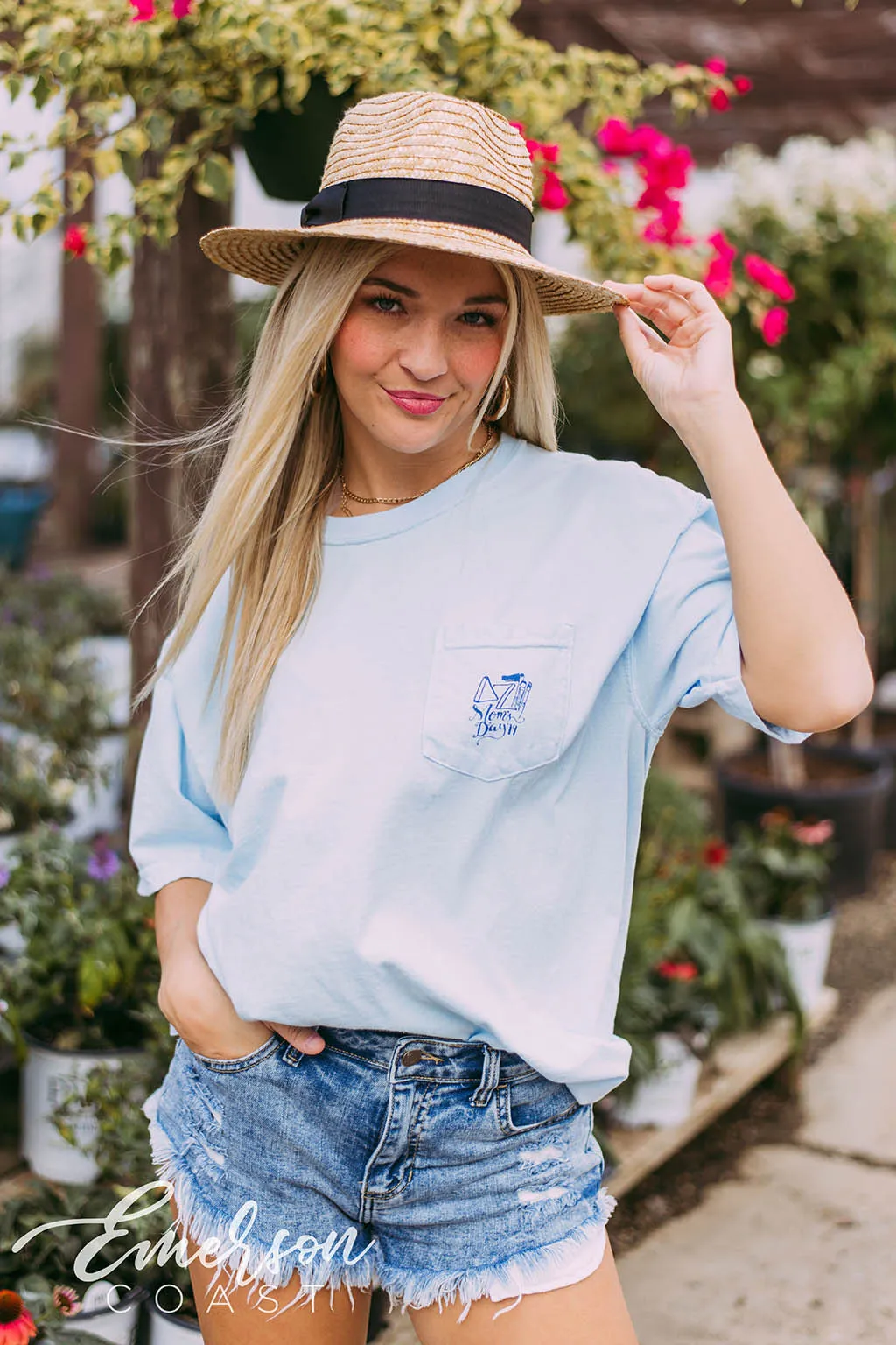 Delta Zeta Painting Mom's Day Tee