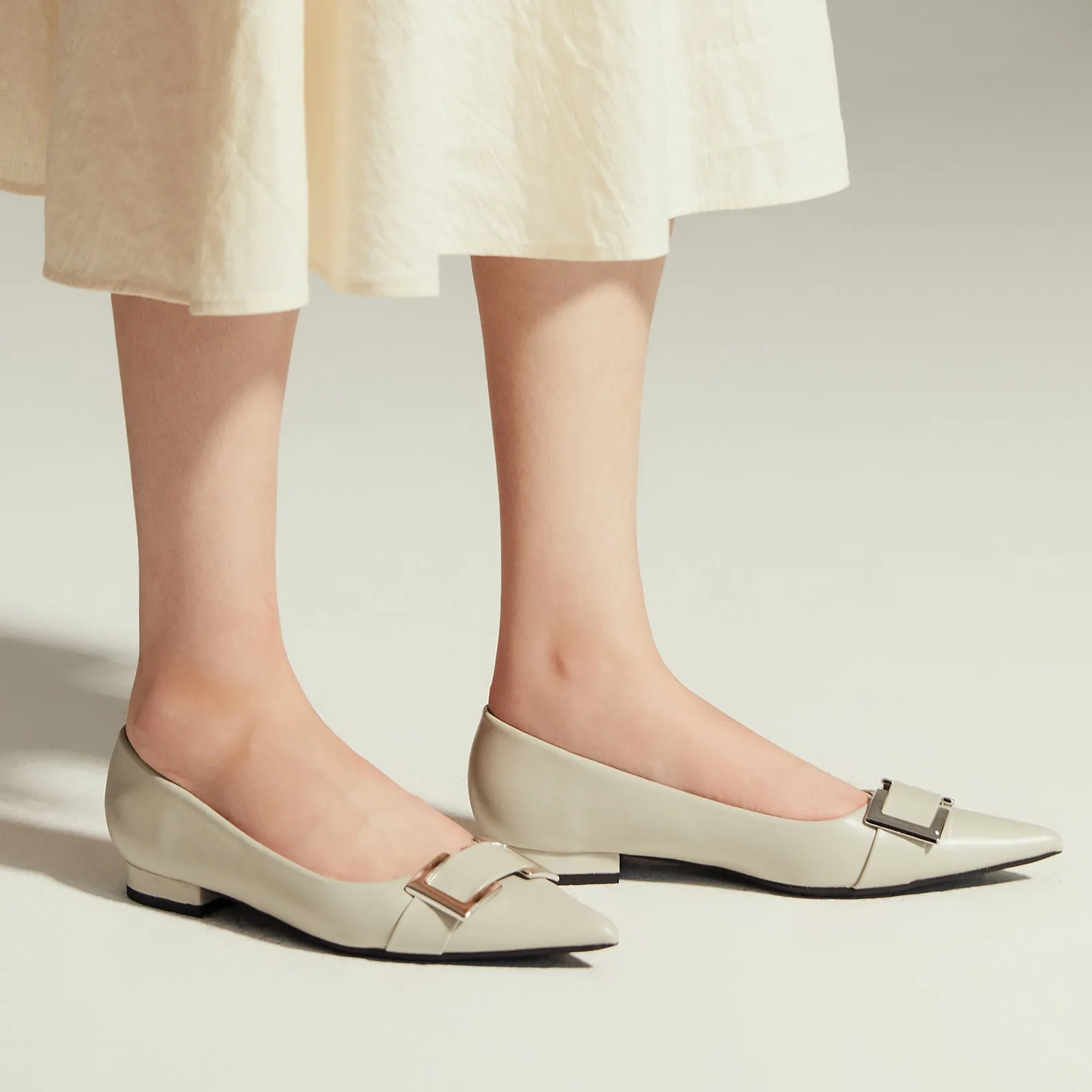 Metal Buckle Pointed Toe Flats (Aida)（SALE）