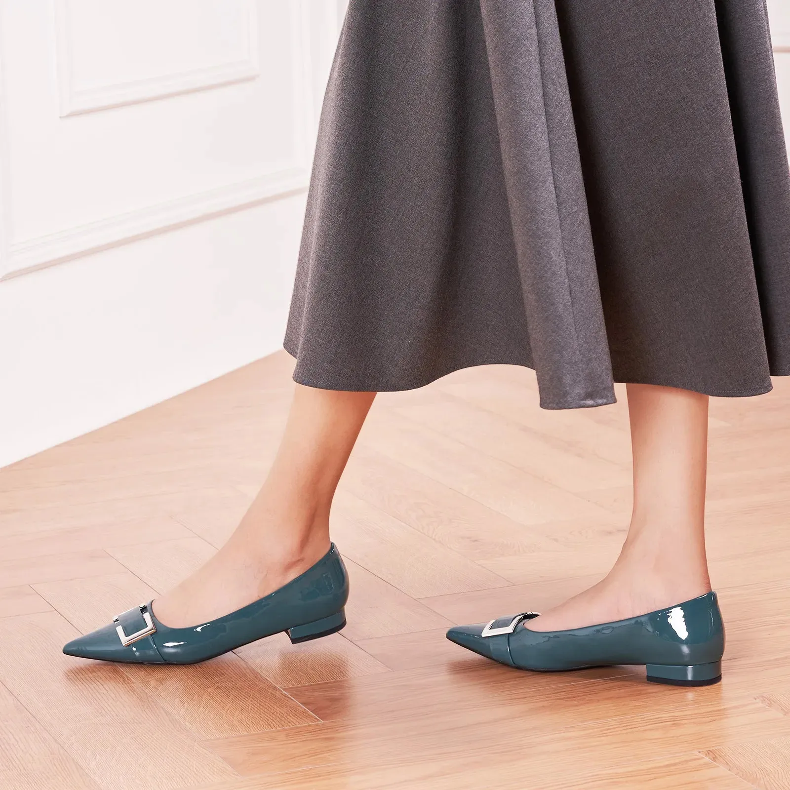 Metal Buckle Pointed Toe Flats (Aida)（SALE）