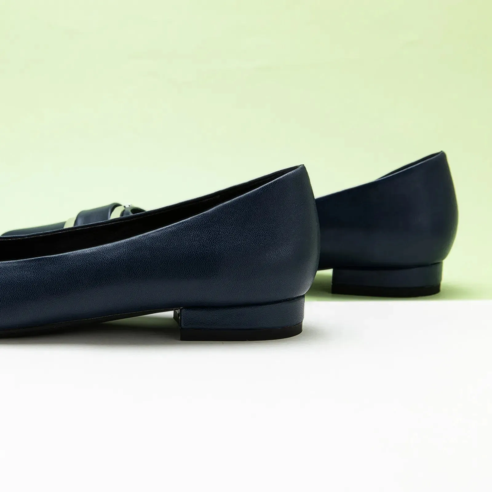 Metal Buckle Pointed Toe Flats (Aida)（SALE）