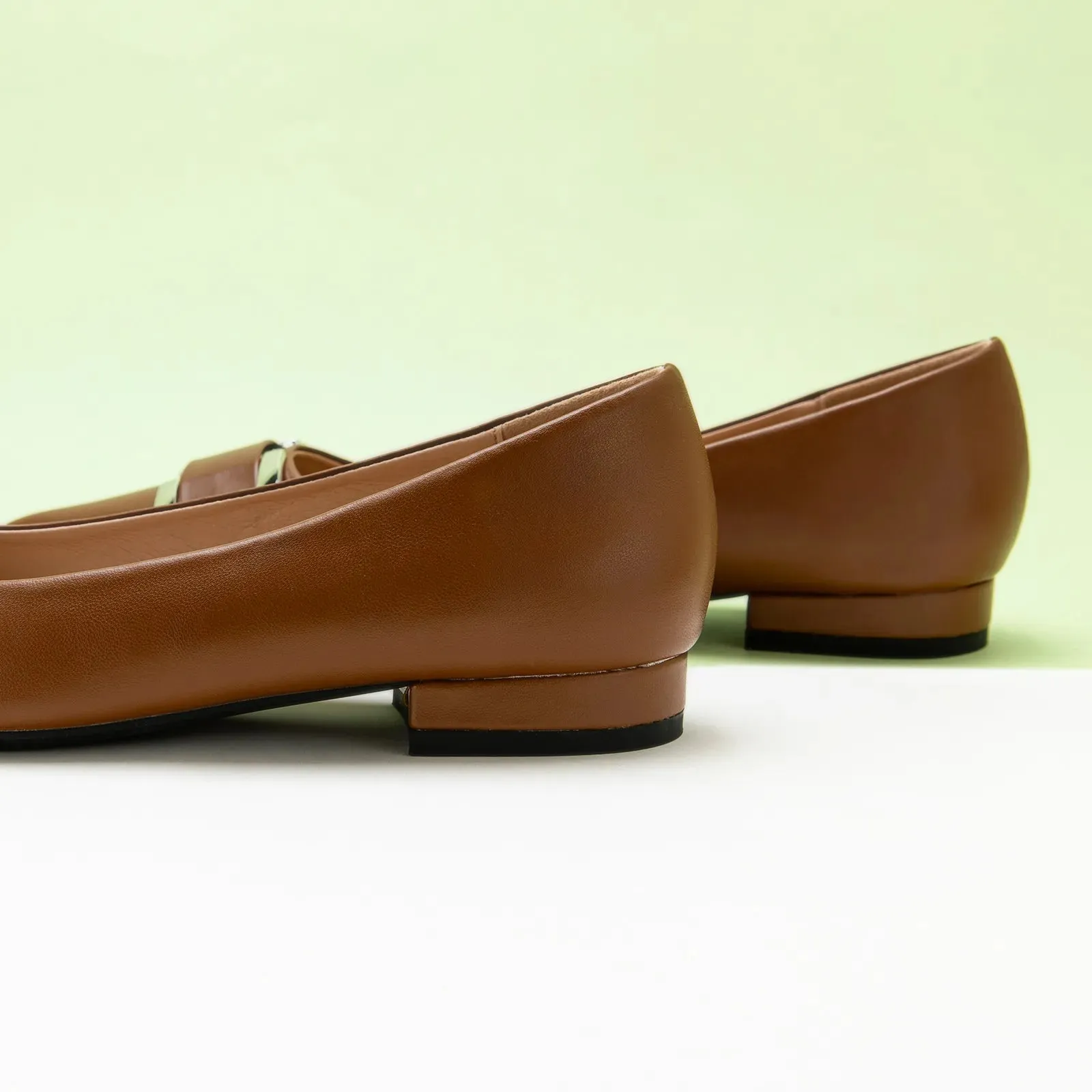 Metal Buckle Pointed Toe Flats (Aida)（SALE）
