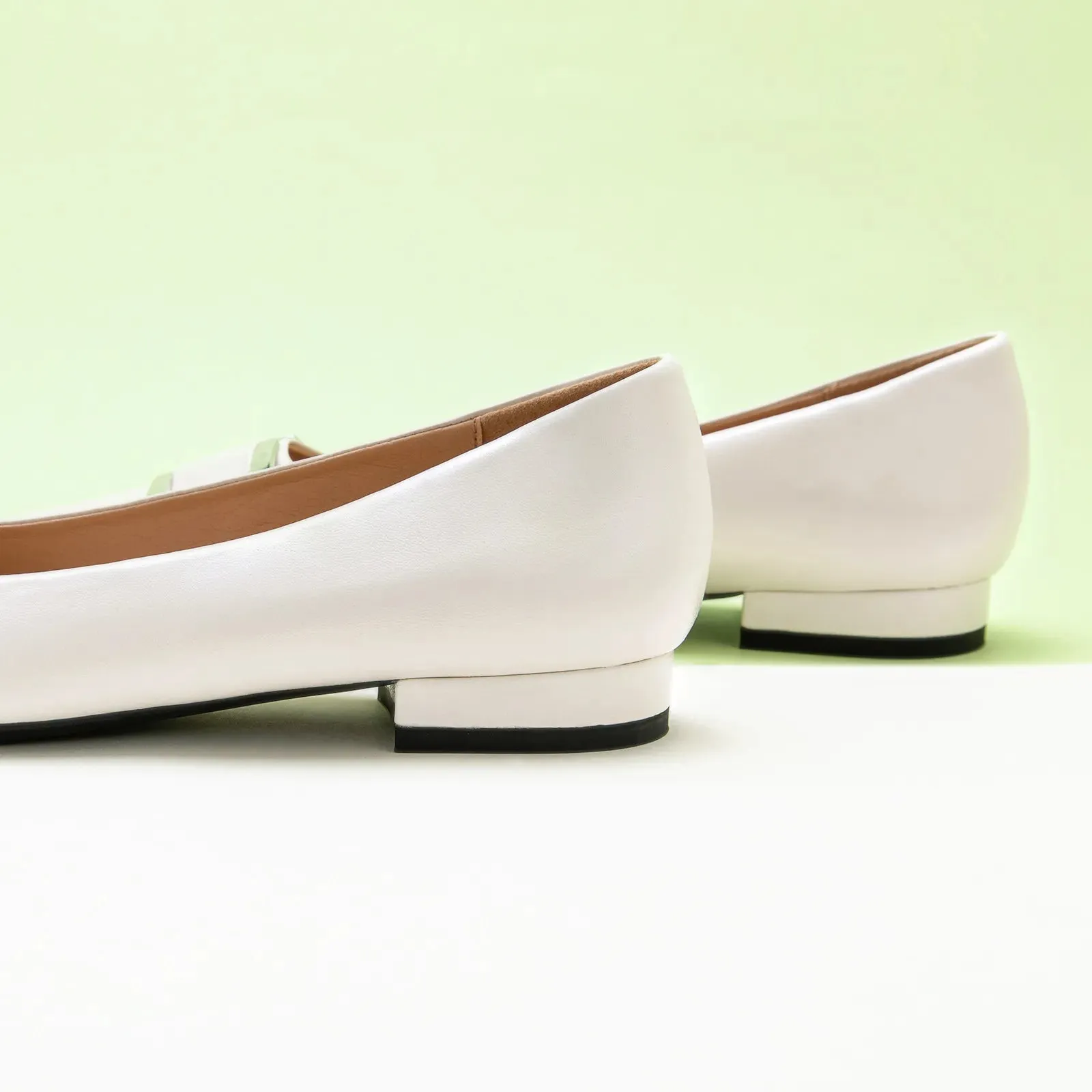 Metal Buckle Pointed Toe Flats (Aida)（SALE）