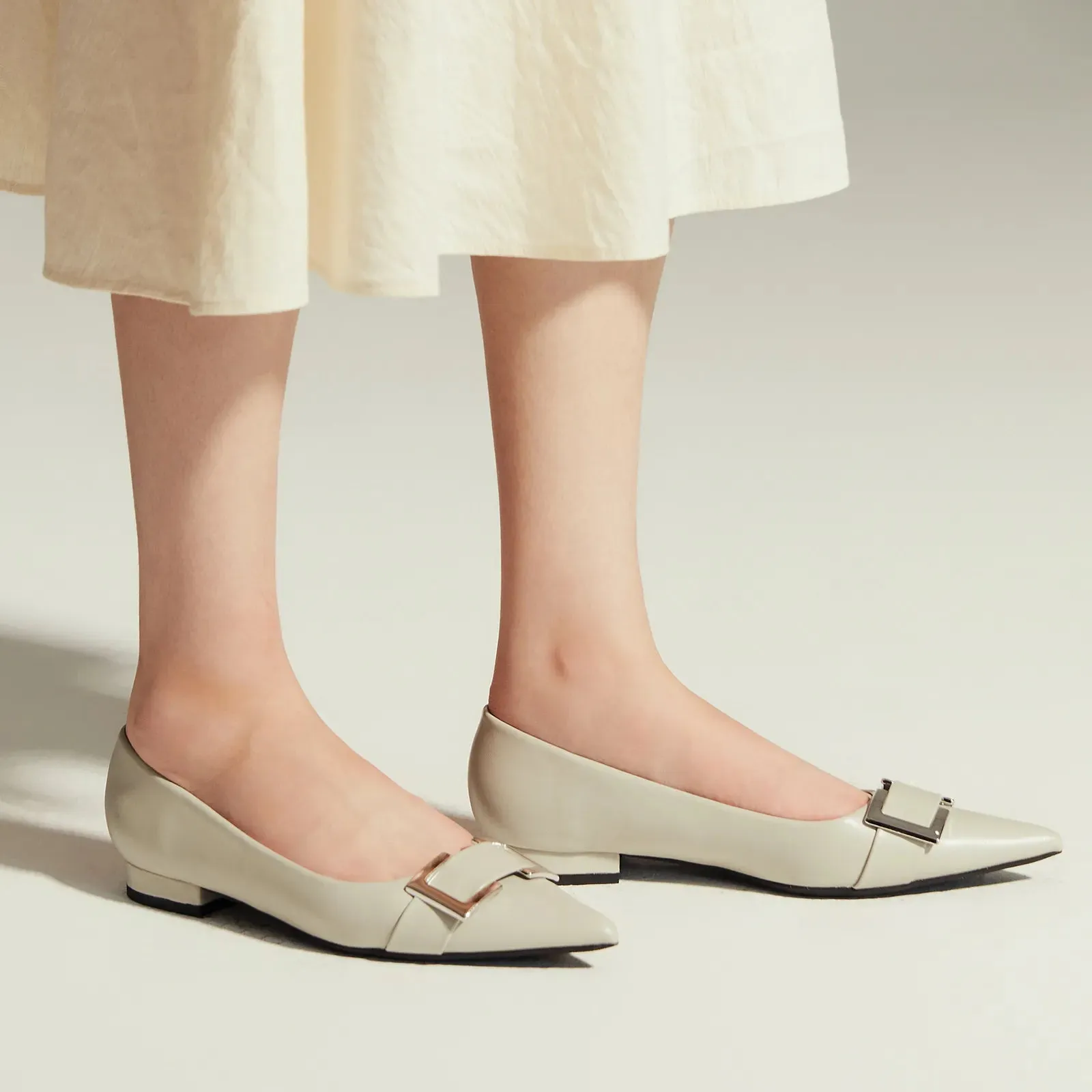 Metal Buckle Pointed Toe Flats (Aida)（SALE）