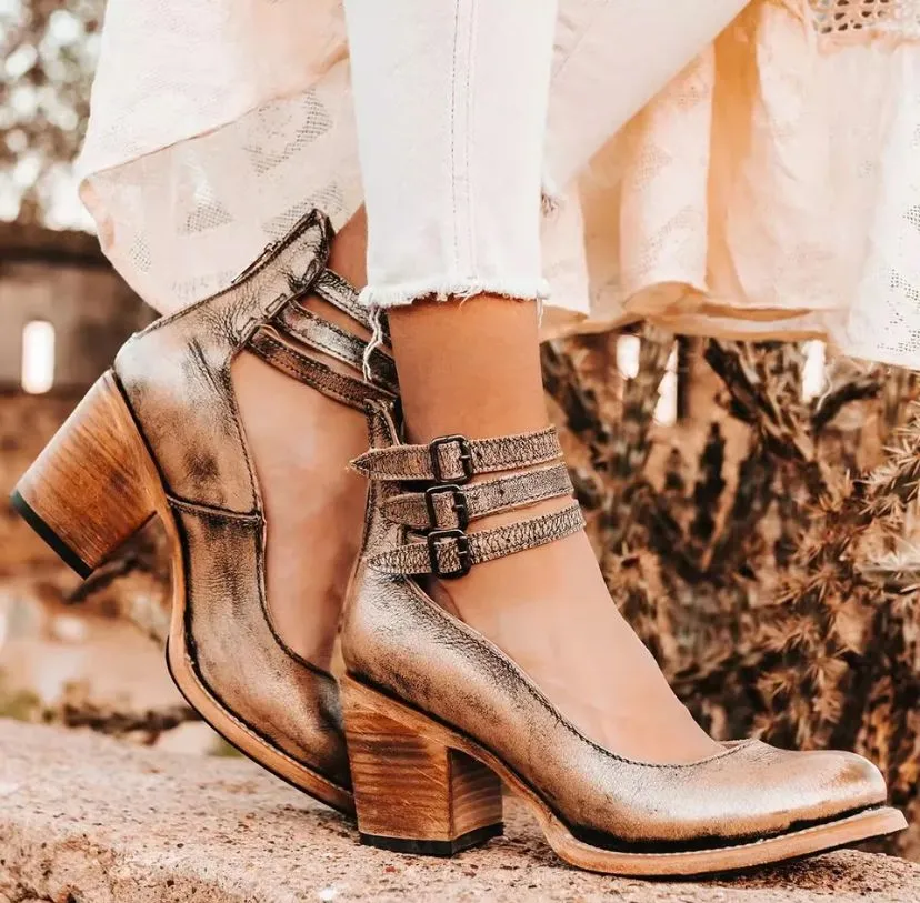 Nella | Timeless Vintage Pumps