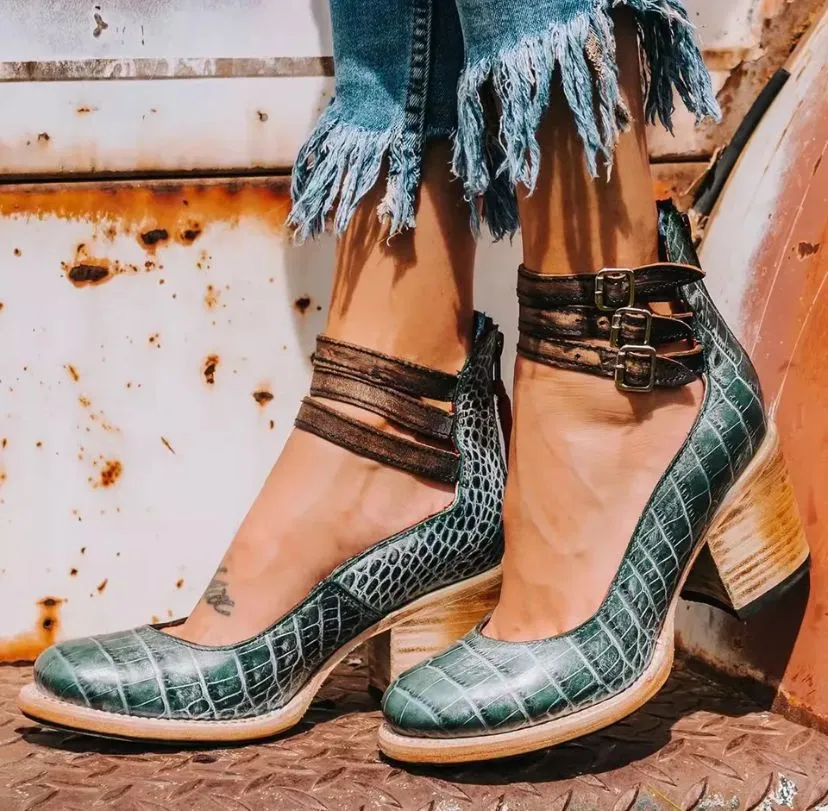 Nella | Timeless Vintage Pumps