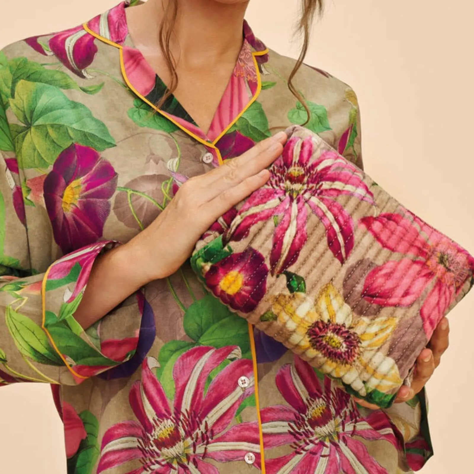 Powder Botanicals Quilted Printed Velvet Wash Bag