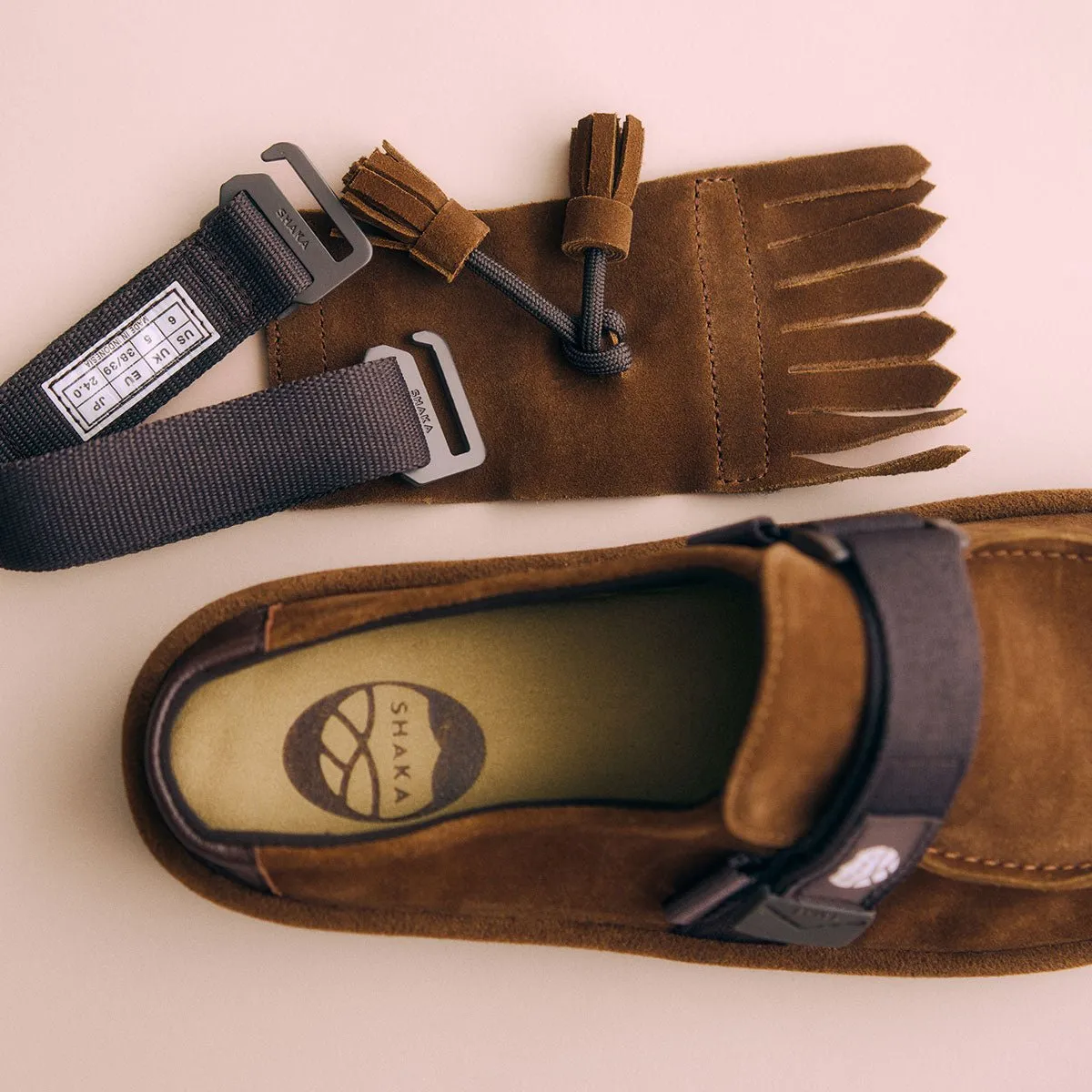 SHAKA 2way キルトタッセル ミュール サンダル MOC MULE TASSEL SUEDE [メンズ/レディース][2024 秋冬] SK-296
