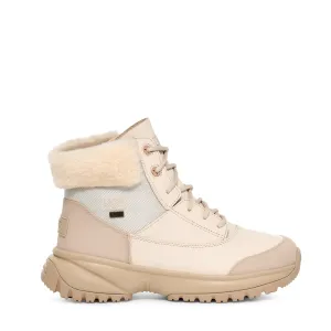 UGG Yose Fluff V2