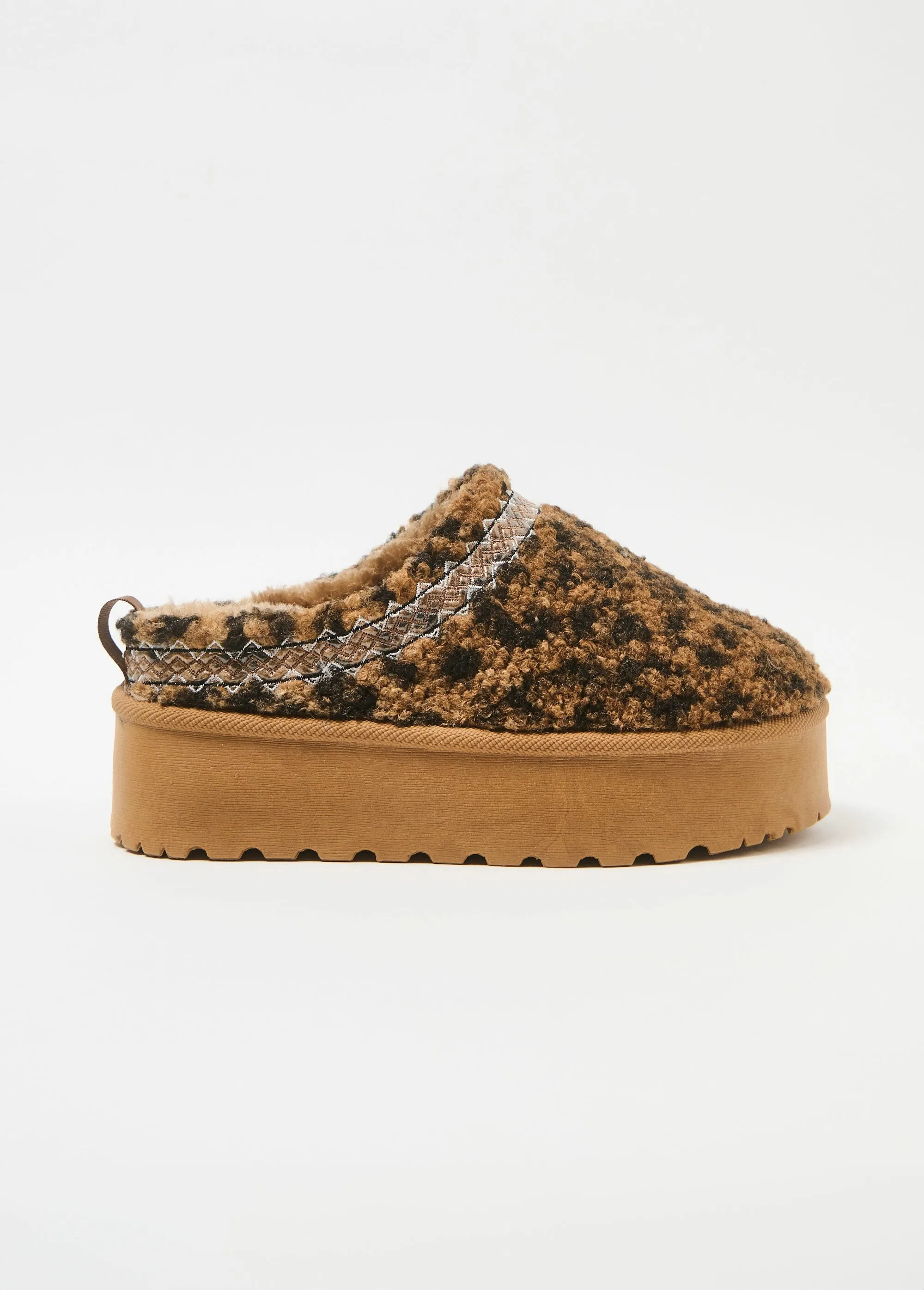 Warm furry mules with thick soles