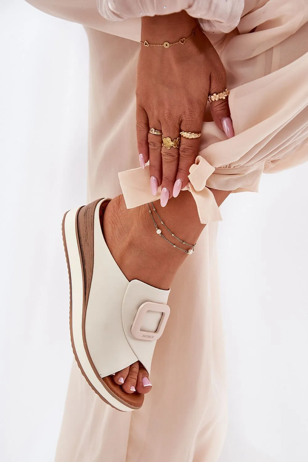Women's leather sandals