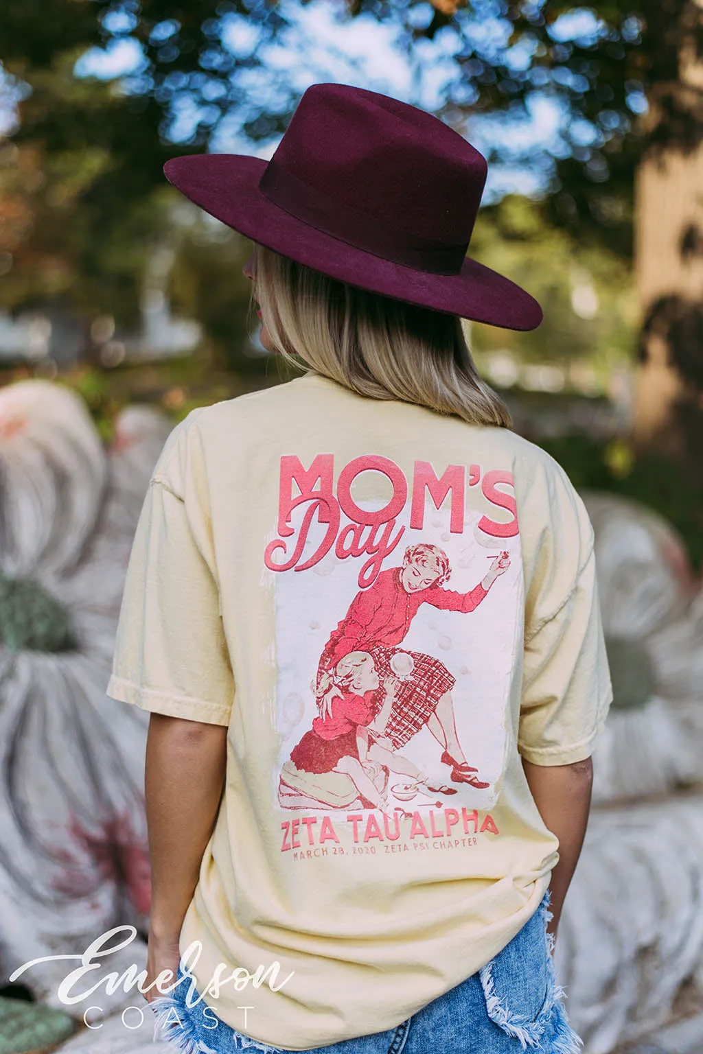 ZTA Retro Moms Day Tee